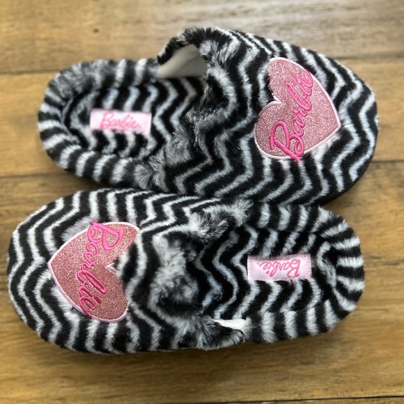 BARBIE Zebra Print Slippers Pink Glittery Heart Barbie embroidery | Size 6.6-7.5 - Picture 6 of 9
